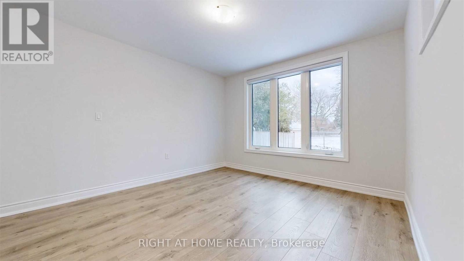Main - 8 Airley Crescent, Toronto, Ontario  M4J 4H6 - Photo 12 - E13225410