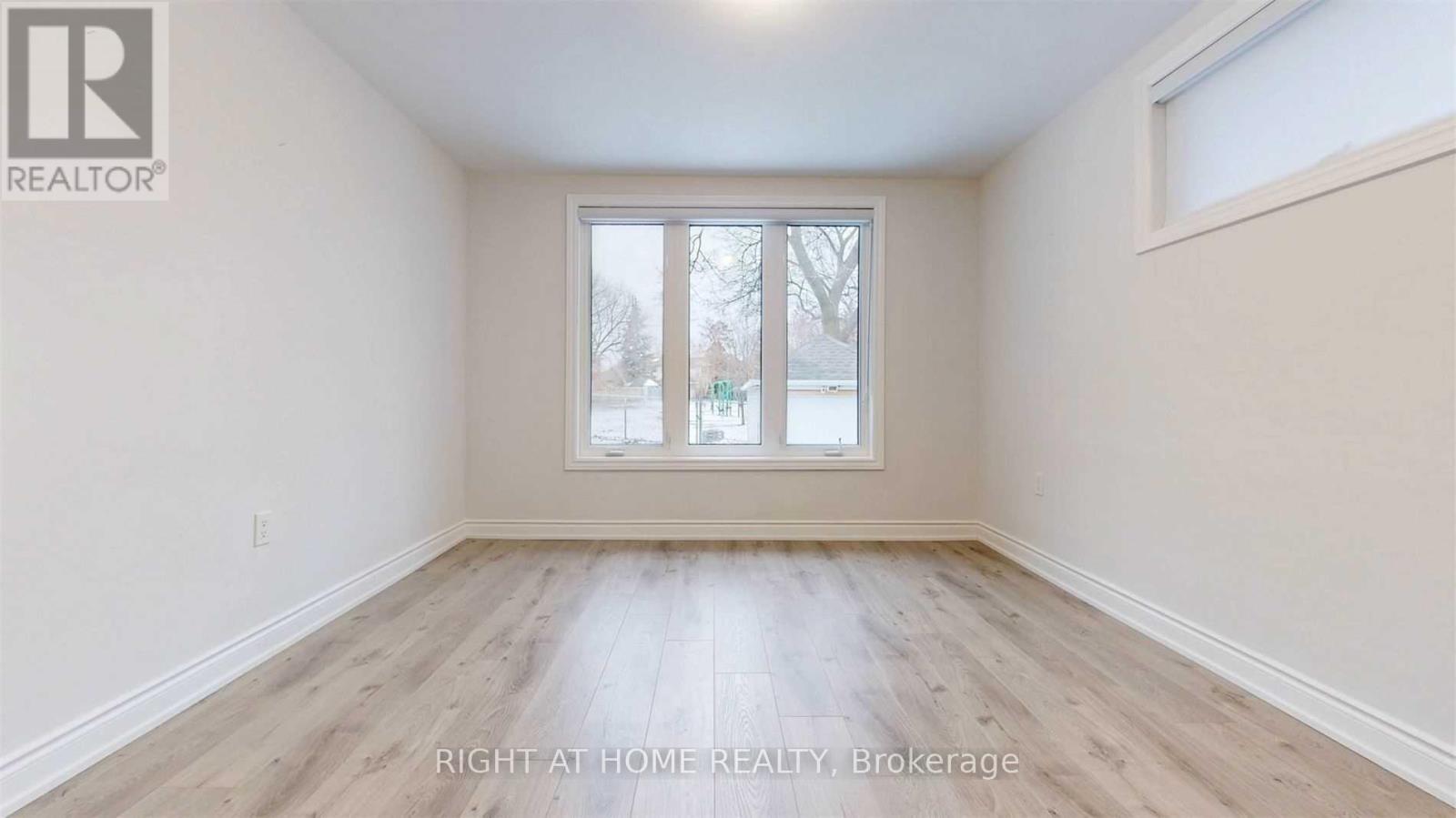 Main - 8 Airley Crescent, Toronto, Ontario  M4J 4H6 - Photo 13 - E13225410