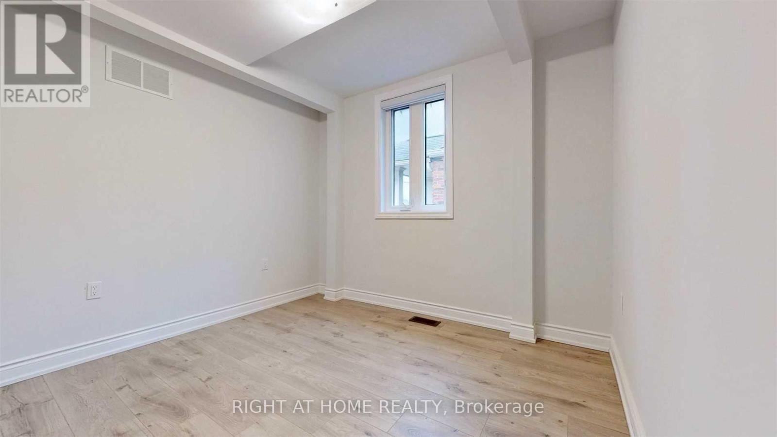Main - 8 Airley Crescent, Toronto, Ontario  M4J 4H6 - Photo 18 - E13225410