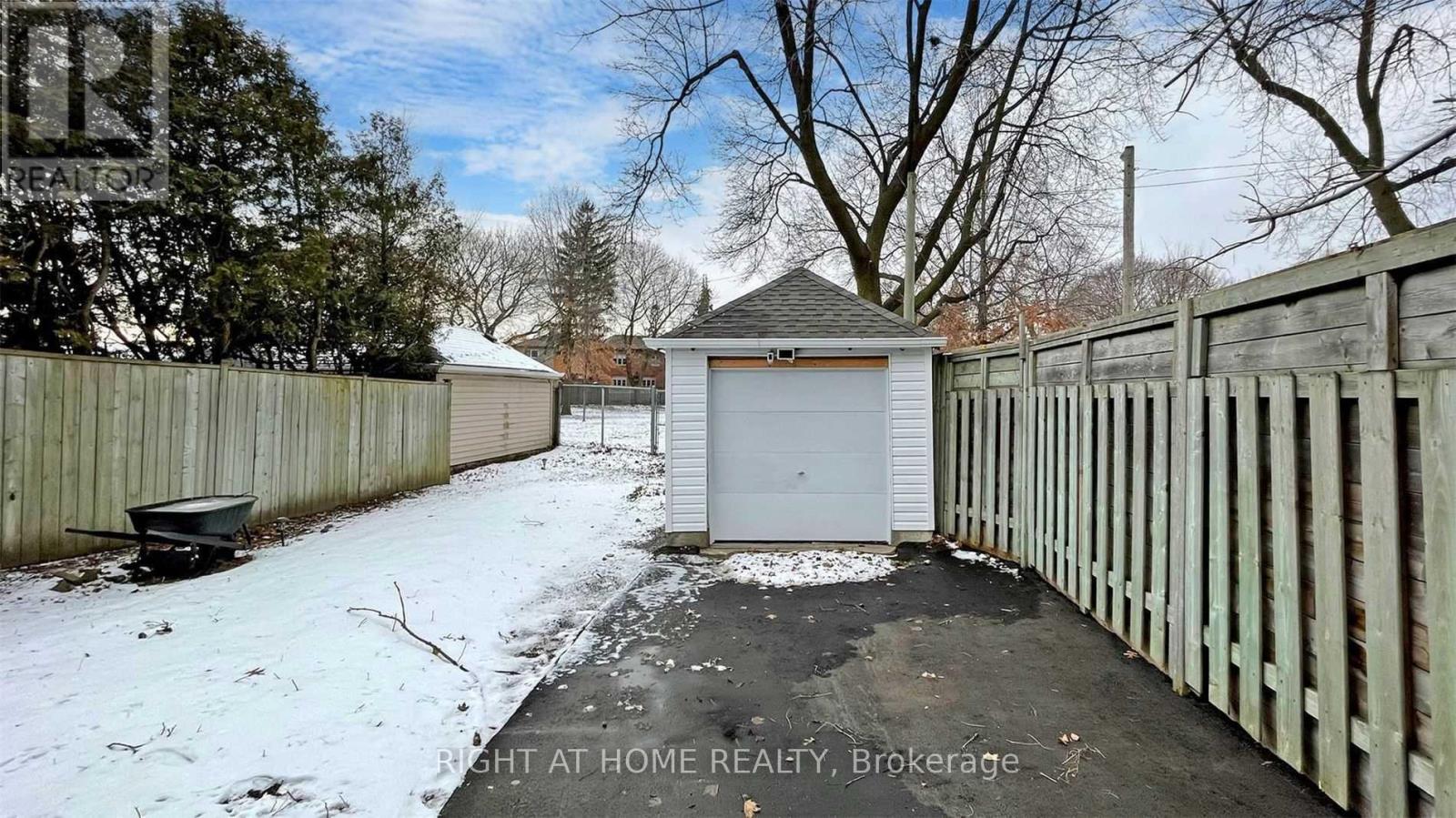 Main - 8 Airley Crescent, Toronto, Ontario  M4J 4H6 - Photo 25 - E13225410