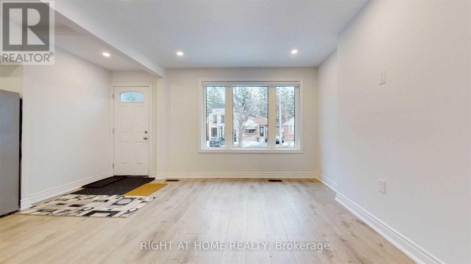 Main - 8 Airley Crescent, Toronto, Ontario  M4J 4H6 - Photo 5 - E13225410