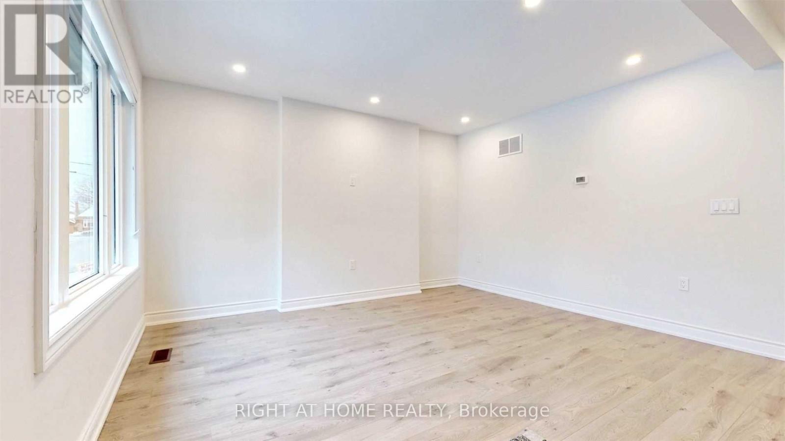 Main - 8 Airley Crescent, Toronto, Ontario  M4J 4H6 - Photo 7 - E13225410