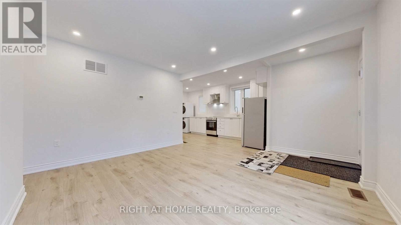 Main - 8 Airley Crescent, Toronto, Ontario  M4J 4H6 - Photo 8 - E13225410