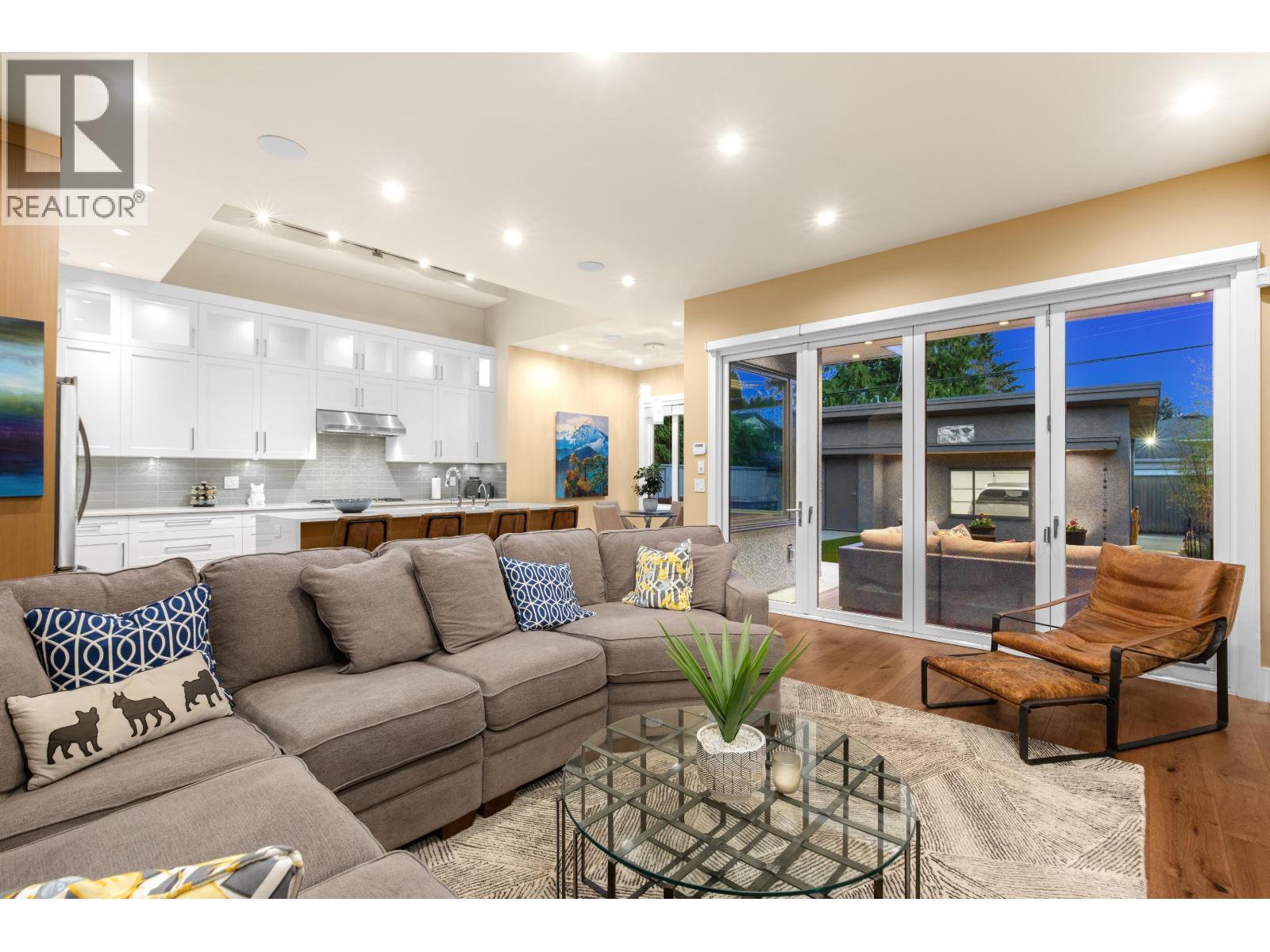 315 E 20th Street, North Vancouver, British Columbia  V7L 3A8 - Photo 10 - R3130448