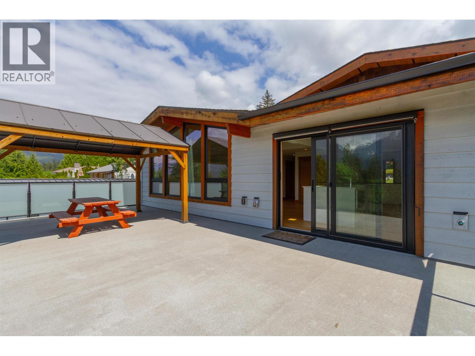 40427 Ayr Drive, Squamish, British Columbia  V0N 1T0 - Photo 7 - R3130561