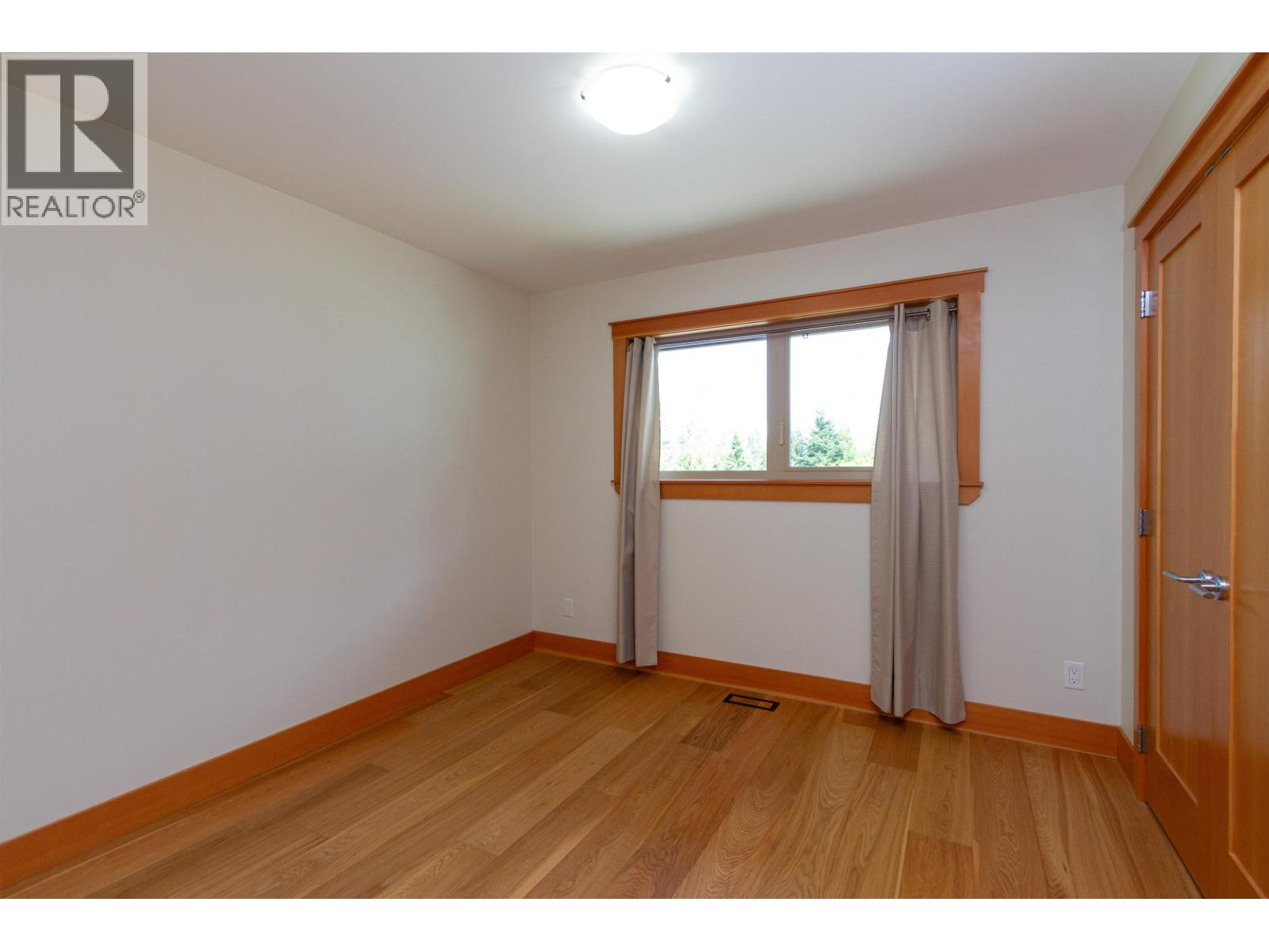 40427 Ayr Drive, Squamish, British Columbia  V0N 1T0 - Photo 9 - R3130561