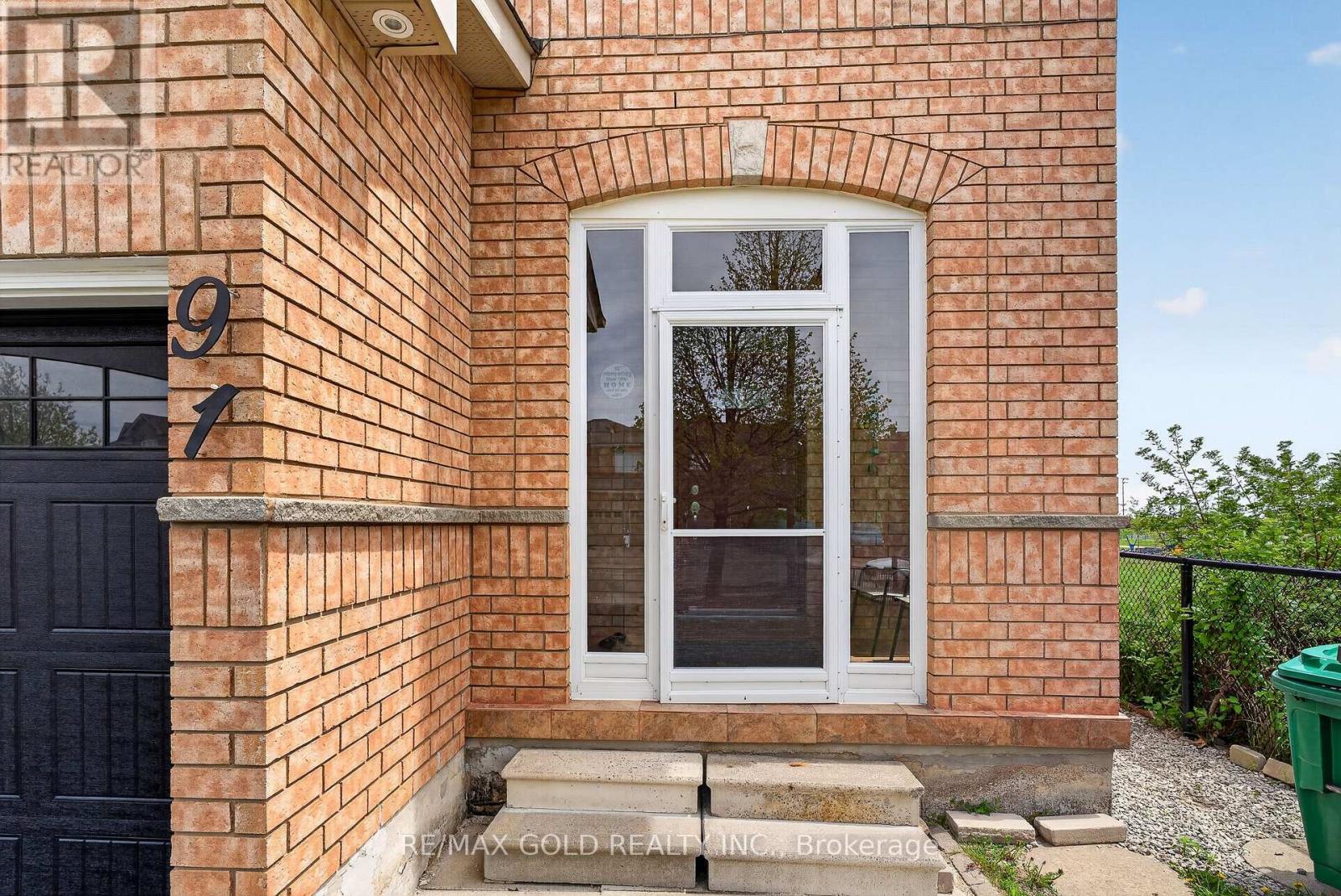 91 Sewells Lane, Brampton, Ontario  L7A 2Z8 - Photo 5 - W13217690