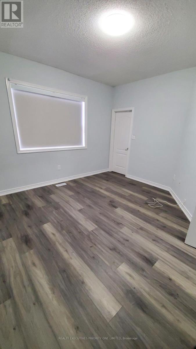 Upper Floor - 18 Ed Quigg Way, Vaughan, Ontario  L4H 2S2 - Photo 11 - N13225412