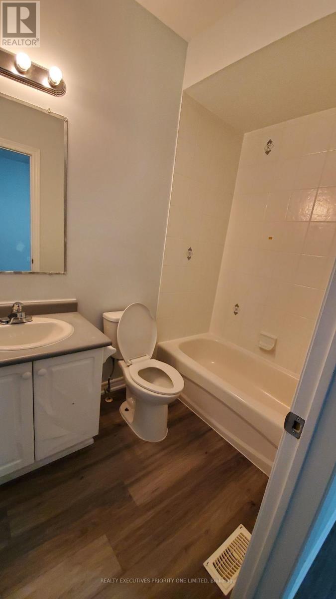 Upper Floor - 18 Ed Quigg Way, Vaughan, Ontario  L4H 2S2 - Photo 13 - N13225412