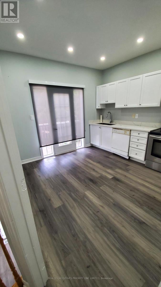 Upper Floor - 18 Ed Quigg Way, Vaughan, Ontario  L4H 2S2 - Photo 2 - N13225412