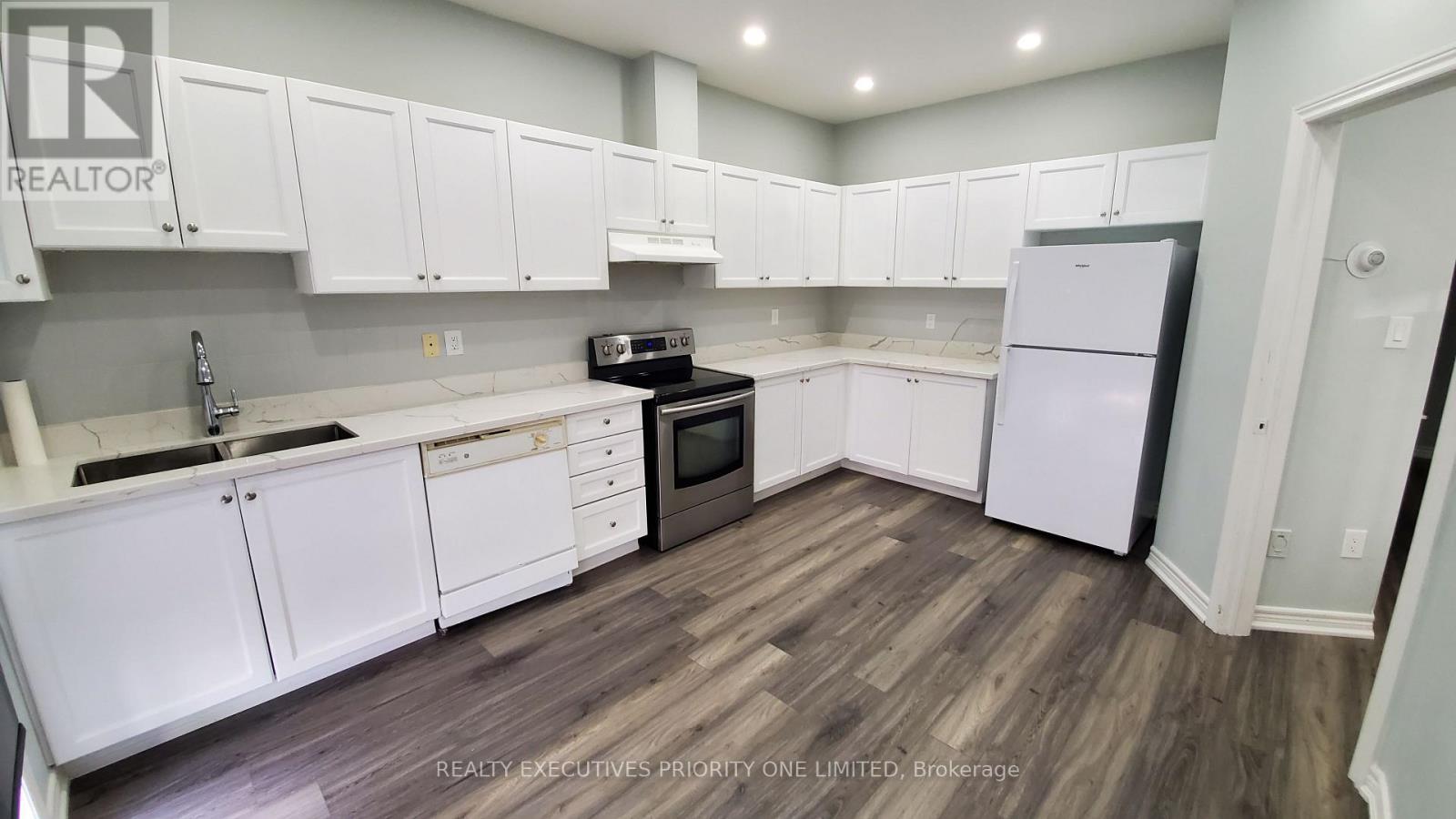 Upper Floor - 18 Ed Quigg Way, Vaughan, Ontario  L4H 2S2 - Photo 3 - N13225412