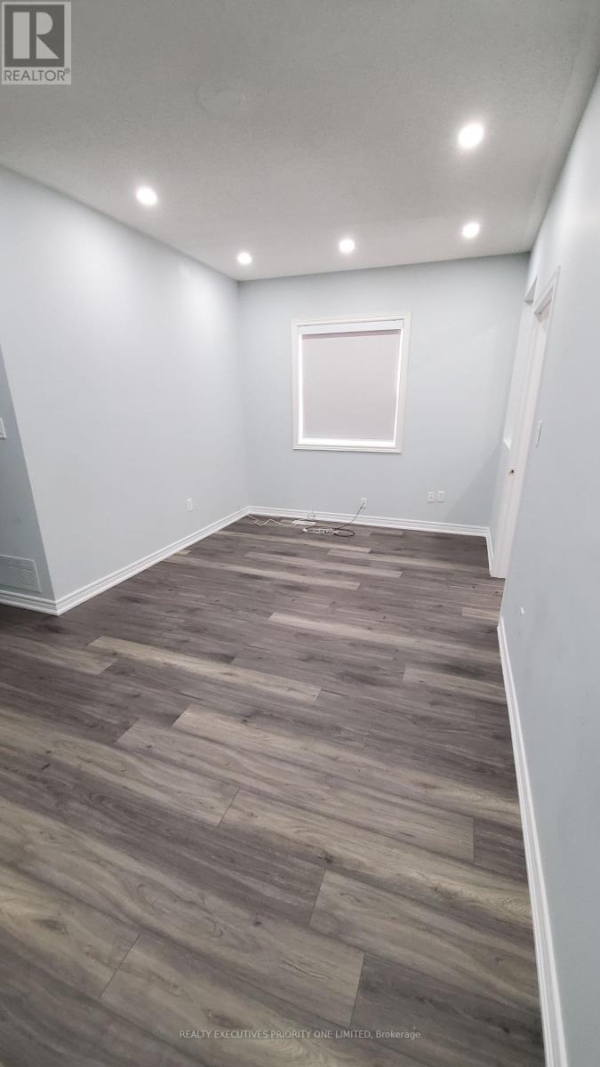 Upper Floor - 18 Ed Quigg Way, Vaughan, Ontario  L4H 2S2 - Photo 4 - N13225412
