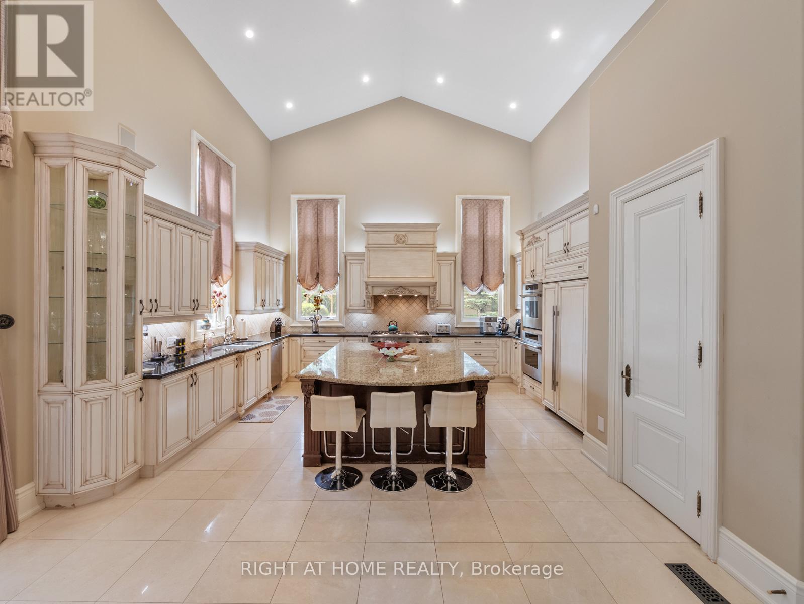 100 Rocmary Place, Vaughan, Ontario  L4L 8Z1 - Photo 10 - N13225422