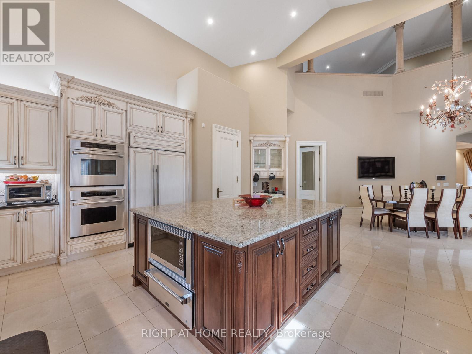 100 Rocmary Place, Vaughan, Ontario  L4L 8Z1 - Photo 12 - N13225422