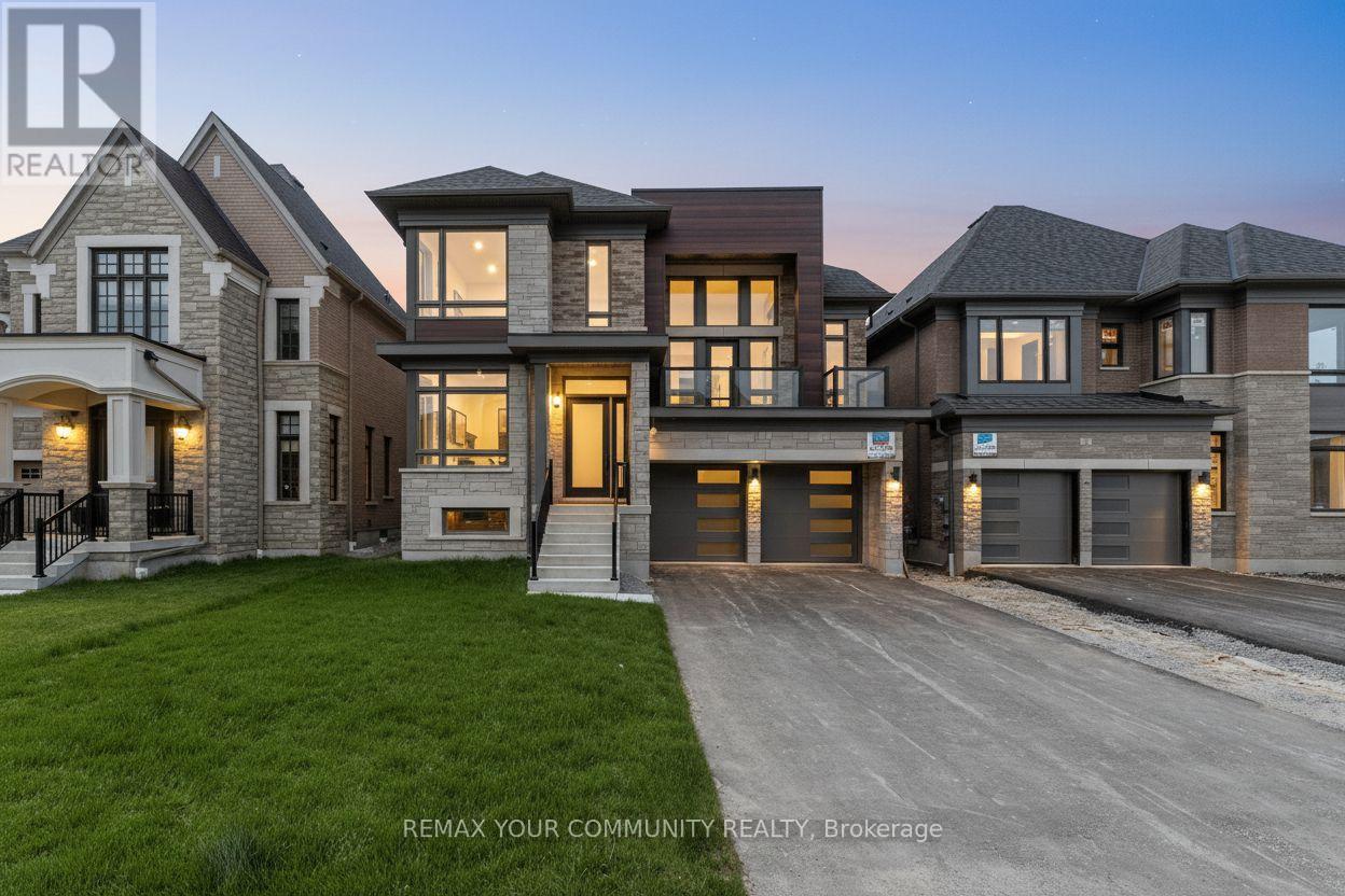 5 GARRIOCK HALL AVENUE, King, Ontario