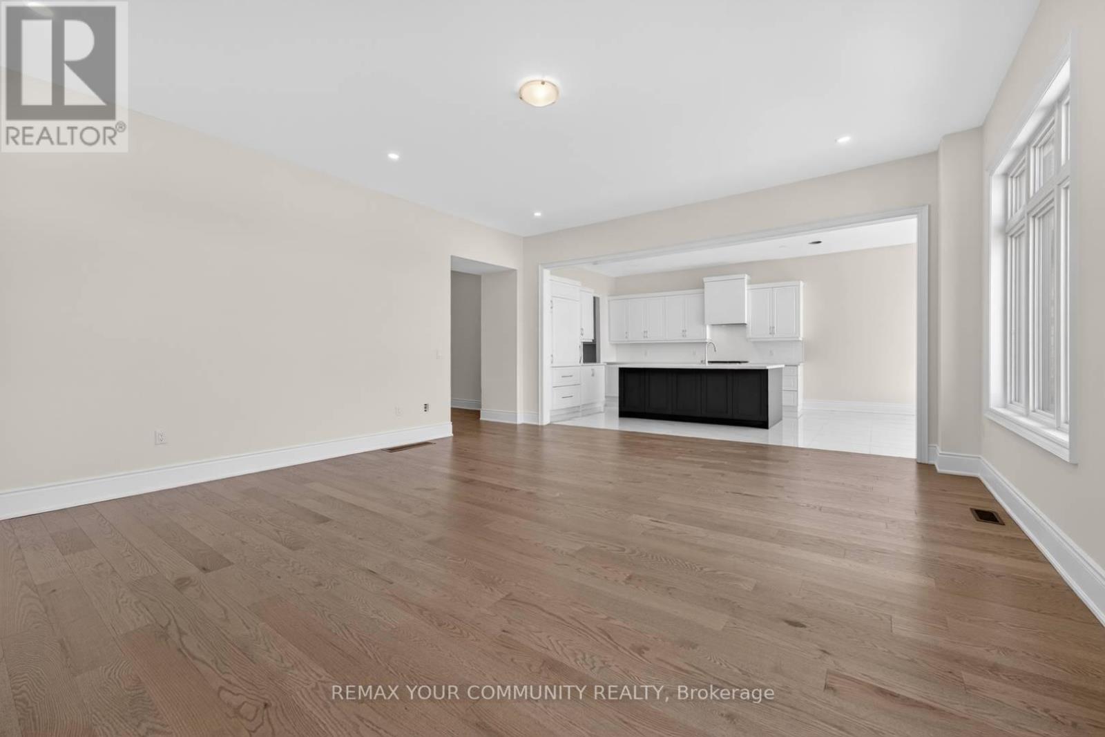 5 Garriock Hall Avenue, King, Ontario  L7B 1K5 - Photo 12 - N13225450