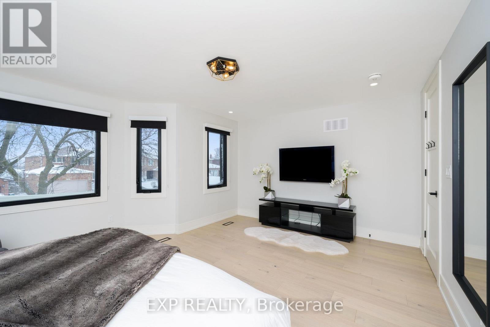 1279 Winterbourne Drive, Oakville, Ontario  L6J 7E4 - Photo 18 - W13225448