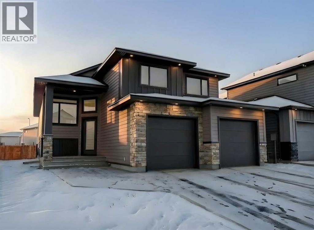 639 Sixmile Crescent S, Lethbridge, Alberta  T1K 8J2 - Photo 1 - A2276327