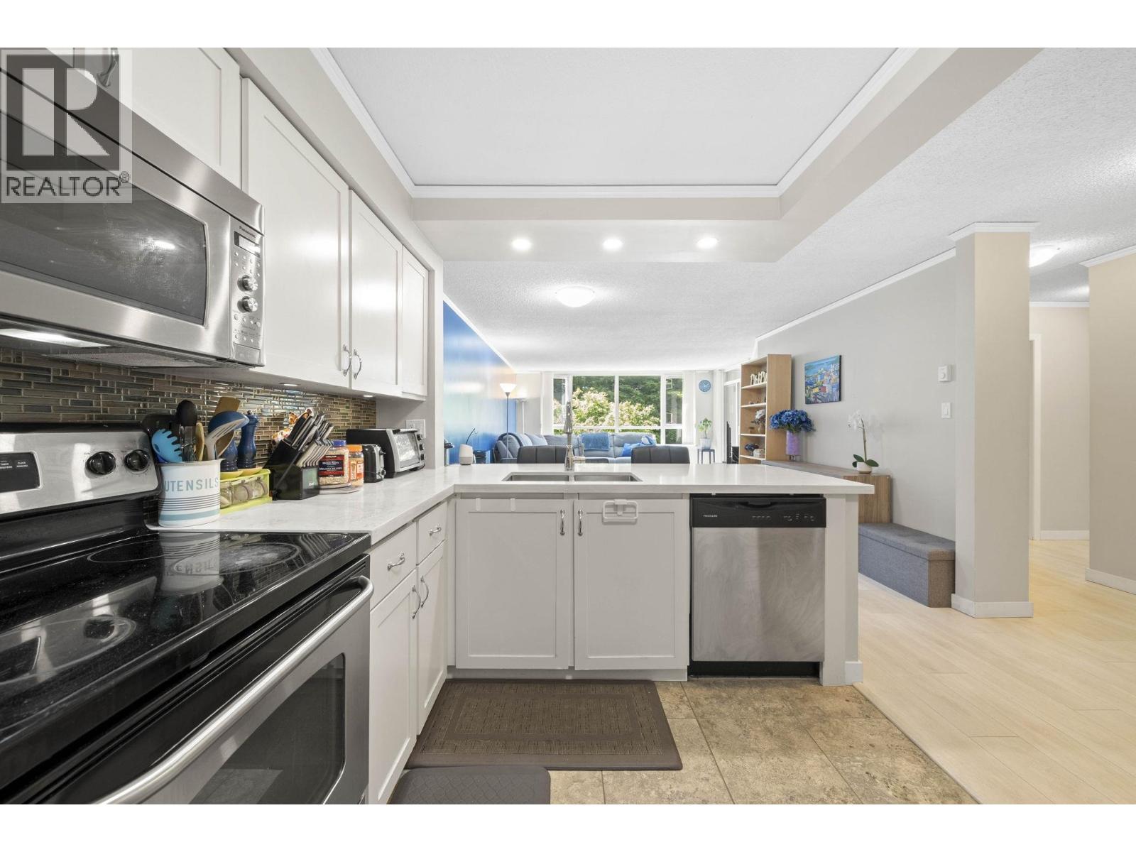 403 6070 Mcmurray Avenue, Burnaby, British Columbia  V5H 4J3 - Photo 6 - R3130380
