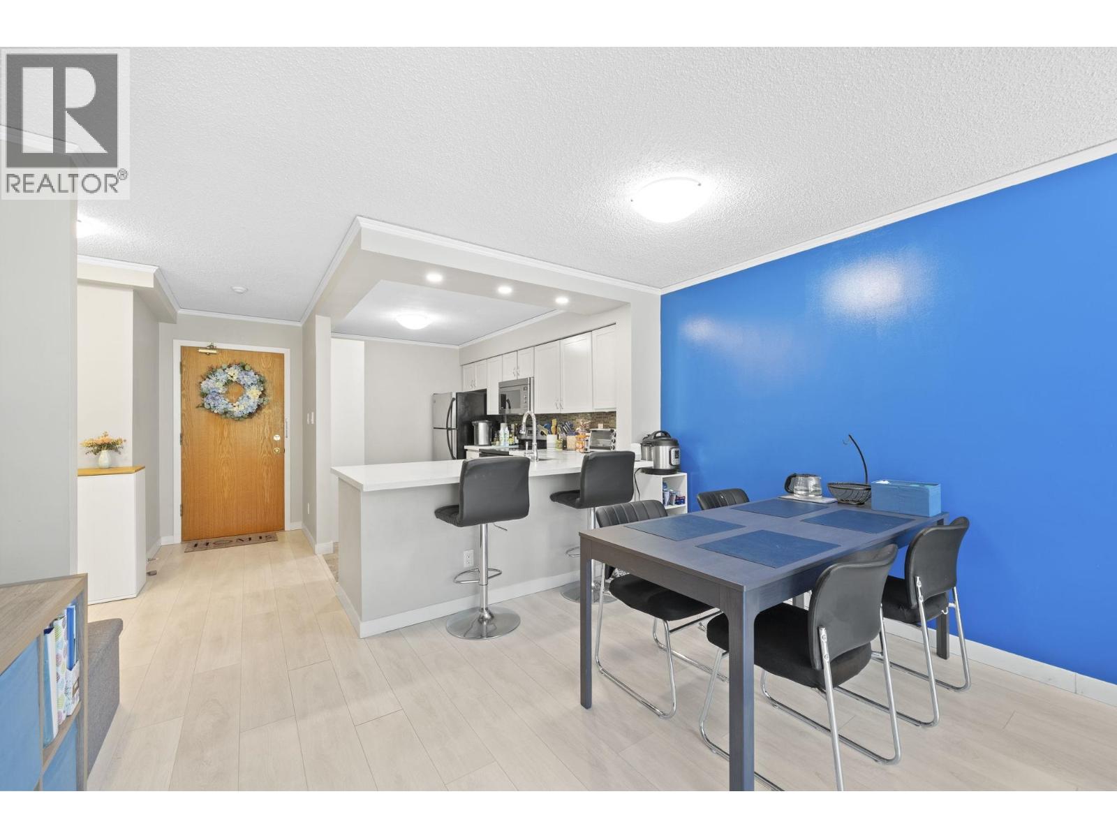 403 6070 Mcmurray Avenue, Burnaby, British Columbia  V5H 4J3 - Photo 3 - R3130380