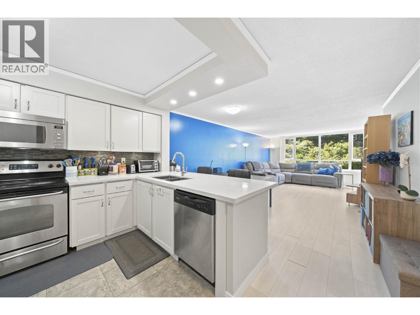 403 6070 Mcmurray Avenue, Burnaby, British Columbia  V5H 4J3 - Photo 8 - R3130380