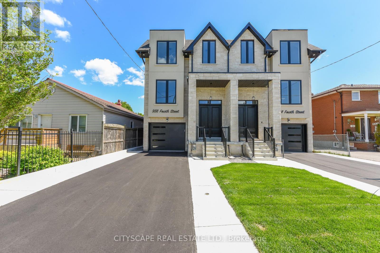 956 FOURTH STREET, Mississauga, Ontario