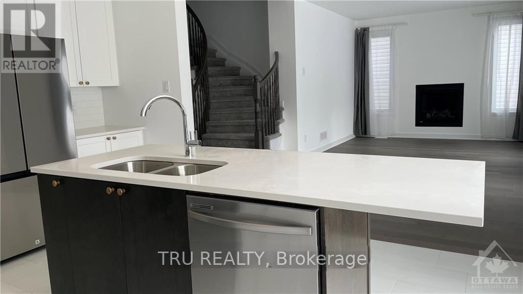 49 Dun Skipper Drive, Ottawa, Ontario  K1X 0J3 - Photo 5 - X13225518