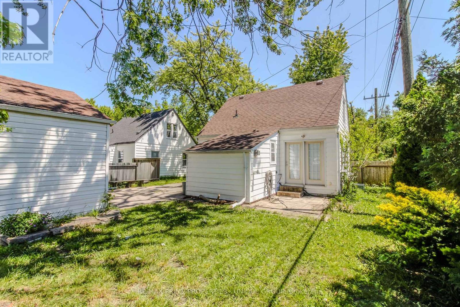 117 Walnut Avenue S, Sarnia, Ontario N7T 3V5 - Photo 3 - X13220492