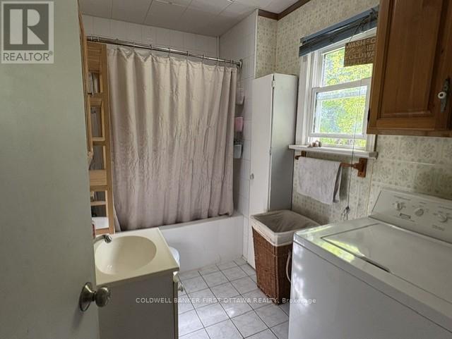 185 Compton Avenue, Ottawa, Ontario  K2B 5A6 - Photo 7 - X12954242