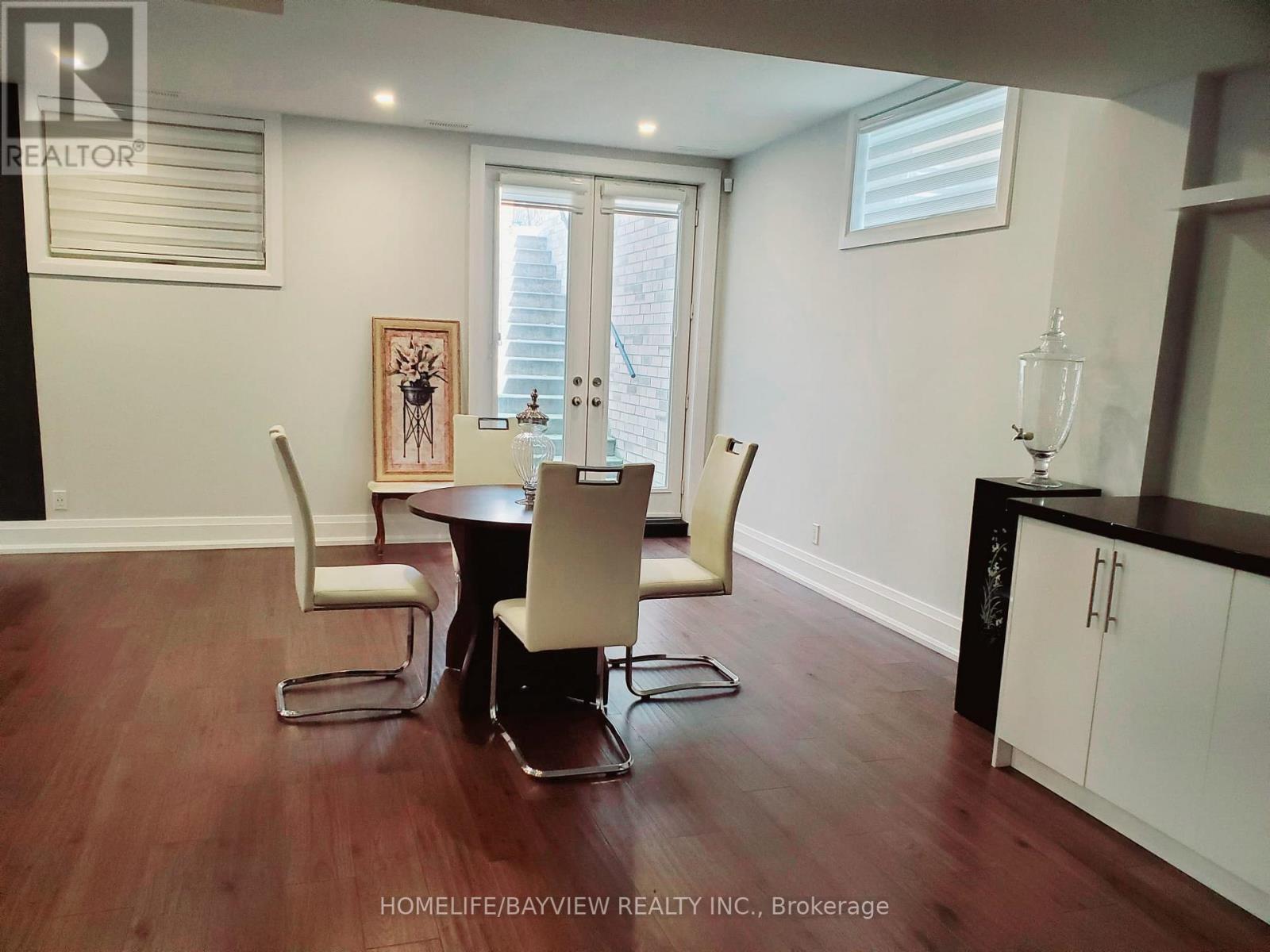 11 WALNUT CRESCENT, Toronto, Ontario
