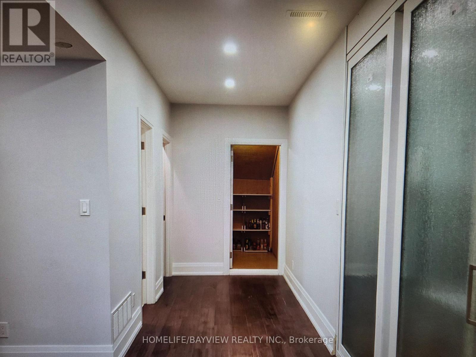11 Walnut Crescent, Toronto, Ontario  M8W 2Z9 - Photo 6 - W13105720
