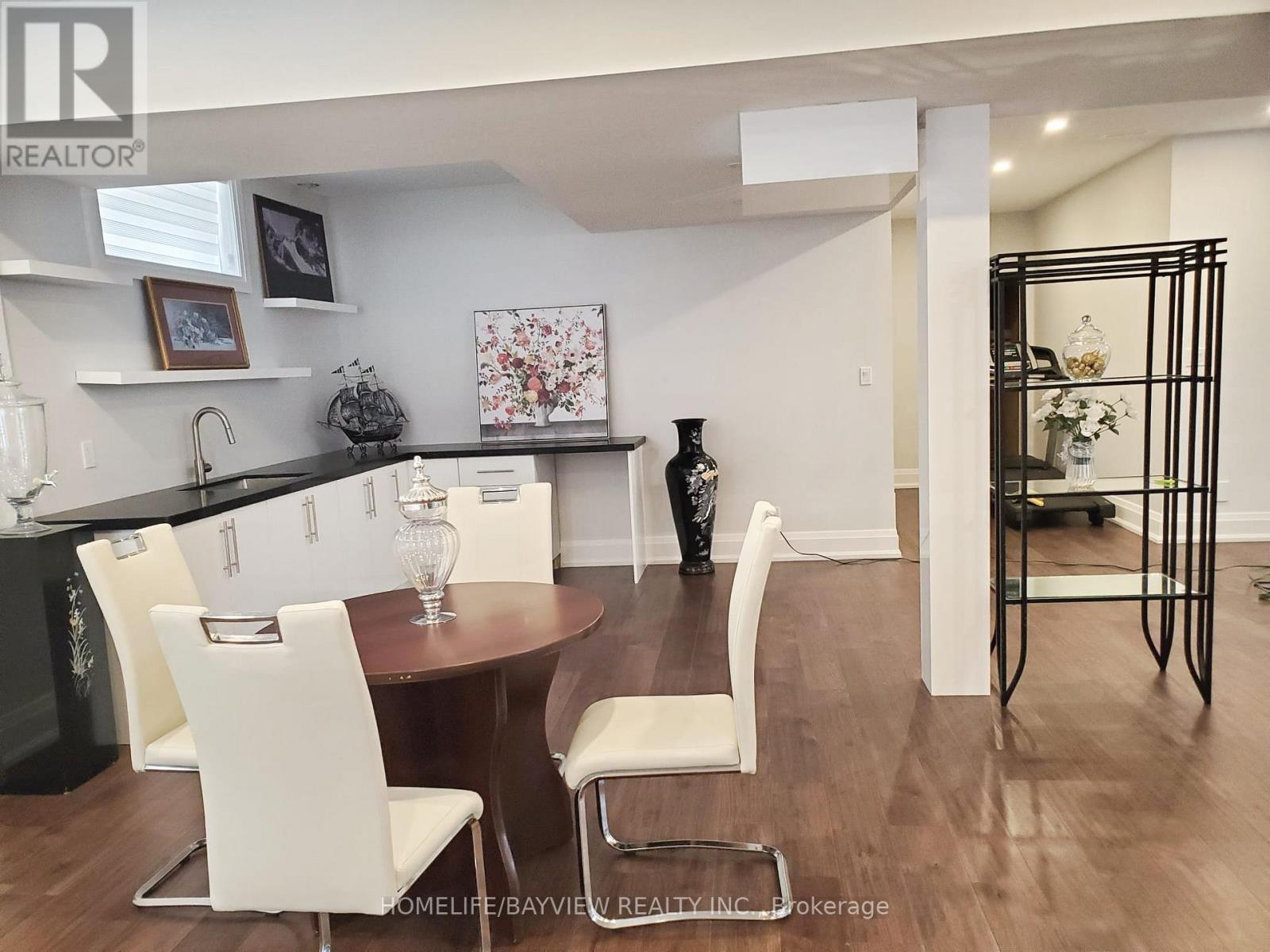 11 Walnut Crescent, Toronto, Ontario  M8W 2Z9 - Photo 8 - W13105720