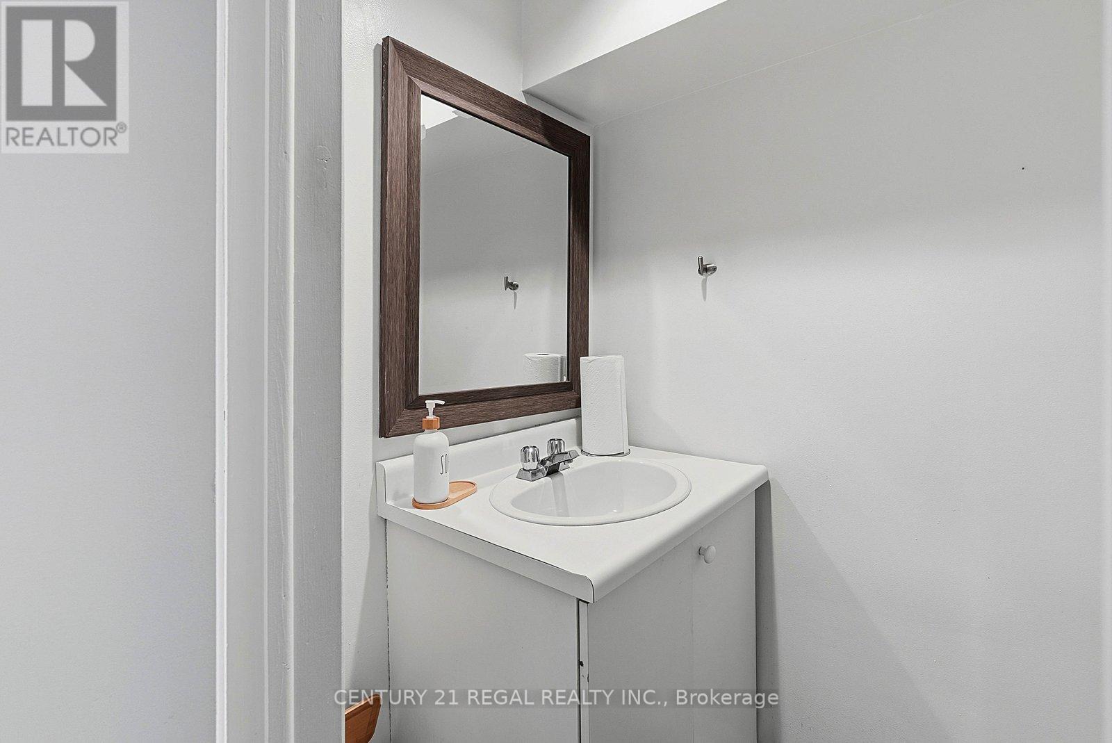 360 King Street E, Toronto, Ontario  M5A 1K9 - Photo 22 - C13225486