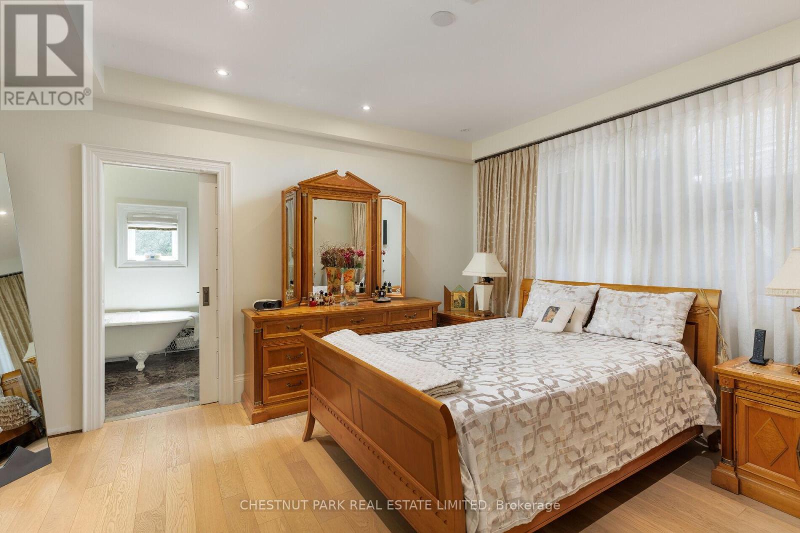 386 Palmerston Boulevard, Toronto, Ontario  M6G 2N6 - Photo 18 - C13225554