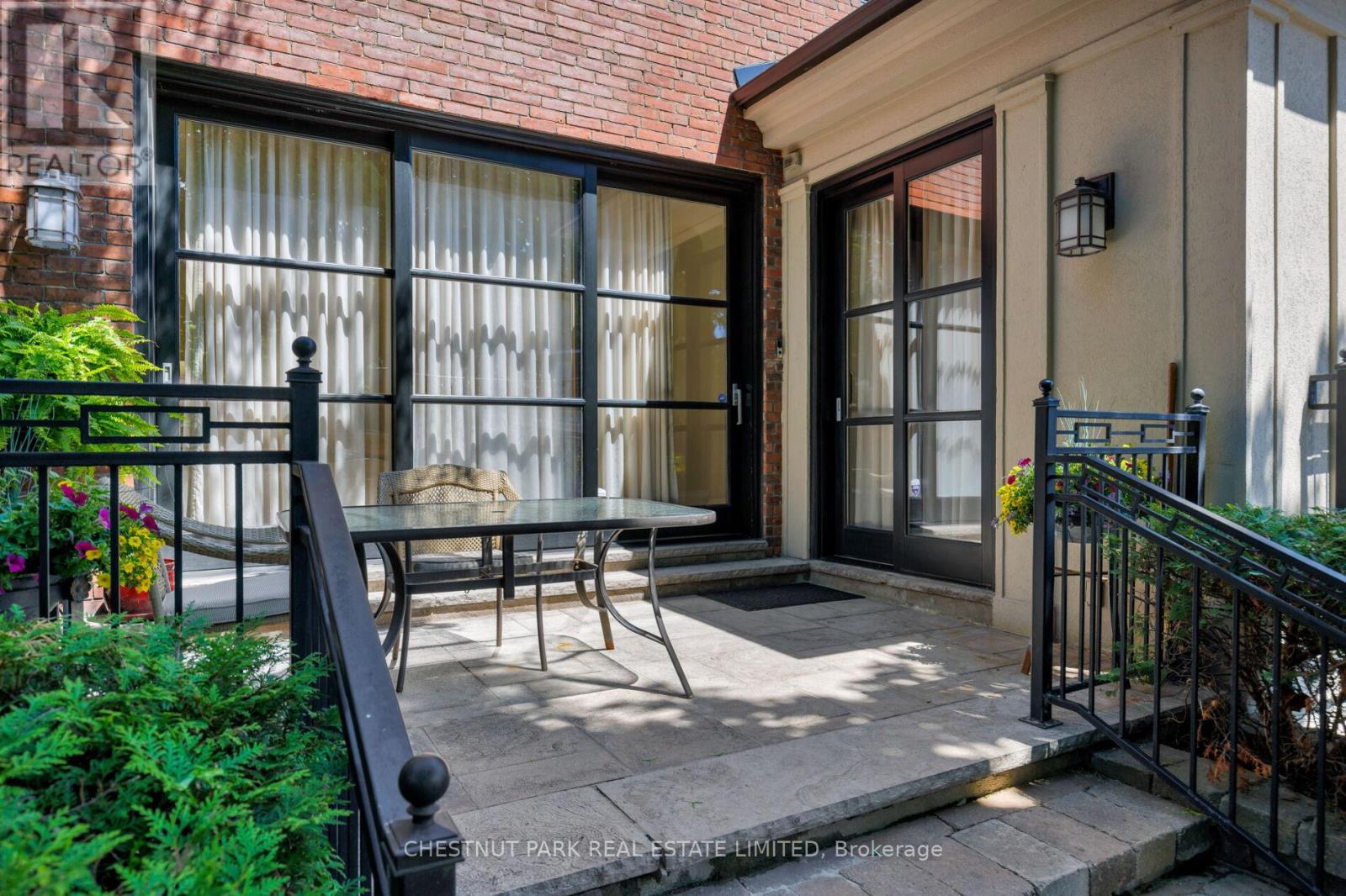 386 Palmerston Boulevard, Toronto, Ontario  M6G 2N6 - Photo 8 - C13225554