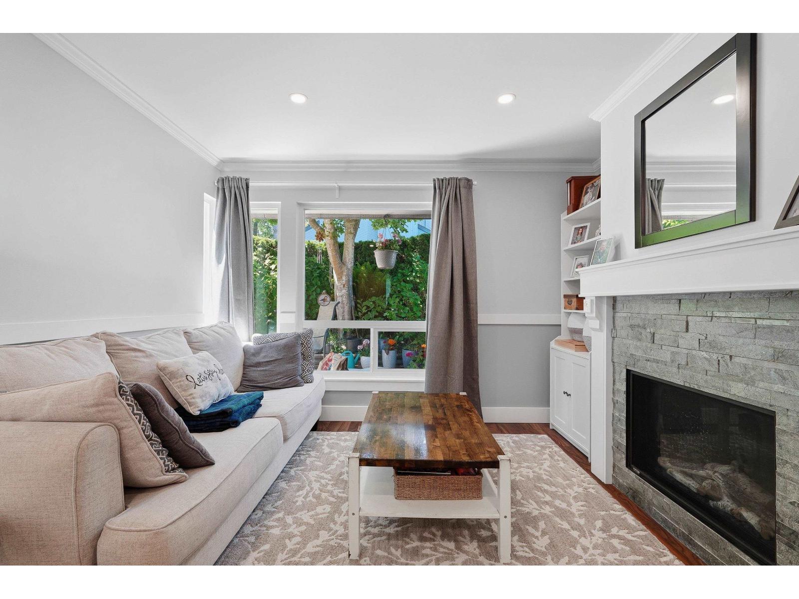 15913 Alder Place, Surrey, British Columbia  V4A 5J1 - Photo 2 - R3130713