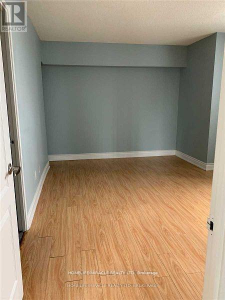 1012 - 115 Hillcrest Avenue, Mississauga, Ontario  L5B 3Y9 - Photo 6 - W13225480