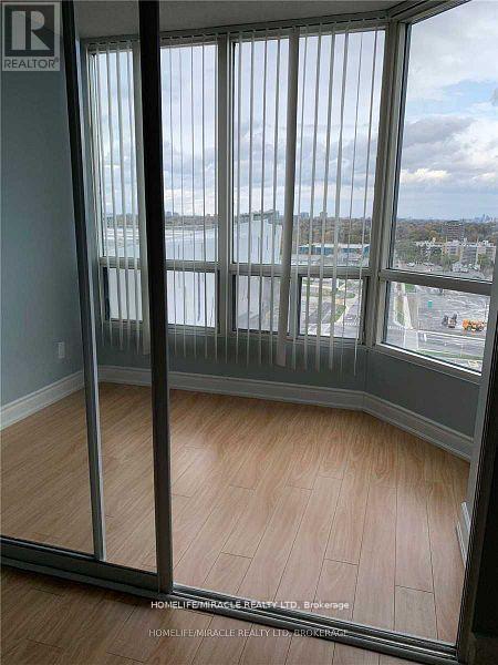 1012 - 115 Hillcrest Avenue, Mississauga, Ontario  L5B 3Y9 - Photo 7 - W13225480