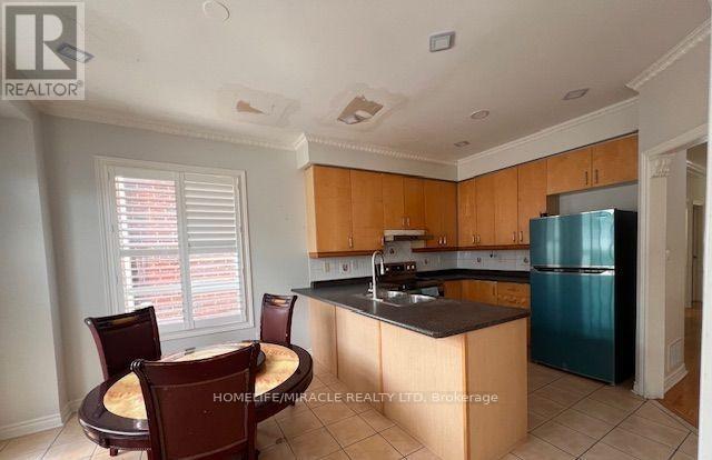 34 Westbrook Avenue, Brampton, Ontario  L6P 2H1 - Photo 7 - W13225496