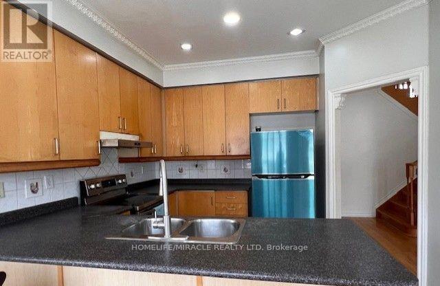 34 Westbrook Avenue, Brampton, Ontario  L6P 2H1 - Photo 8 - W13225496