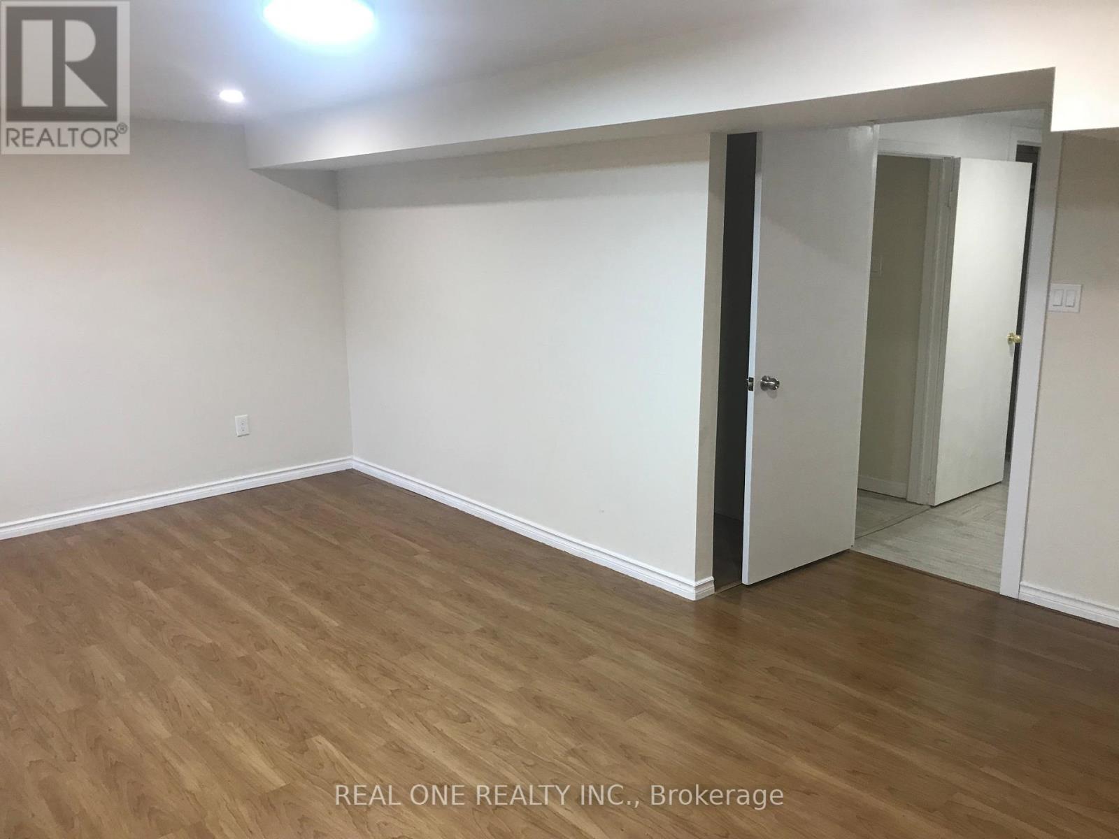 28 - 1580 Lancaster Drive, Oakville, Ontario  L6H 2Z5 - Photo 19 - W13225546