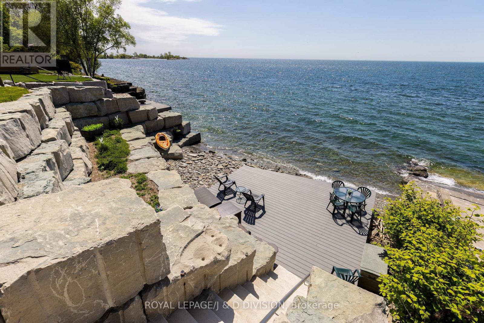 99 Lake Promenade, Toronto, Ontario  M8W 1A2 - Photo 3 - W13225230