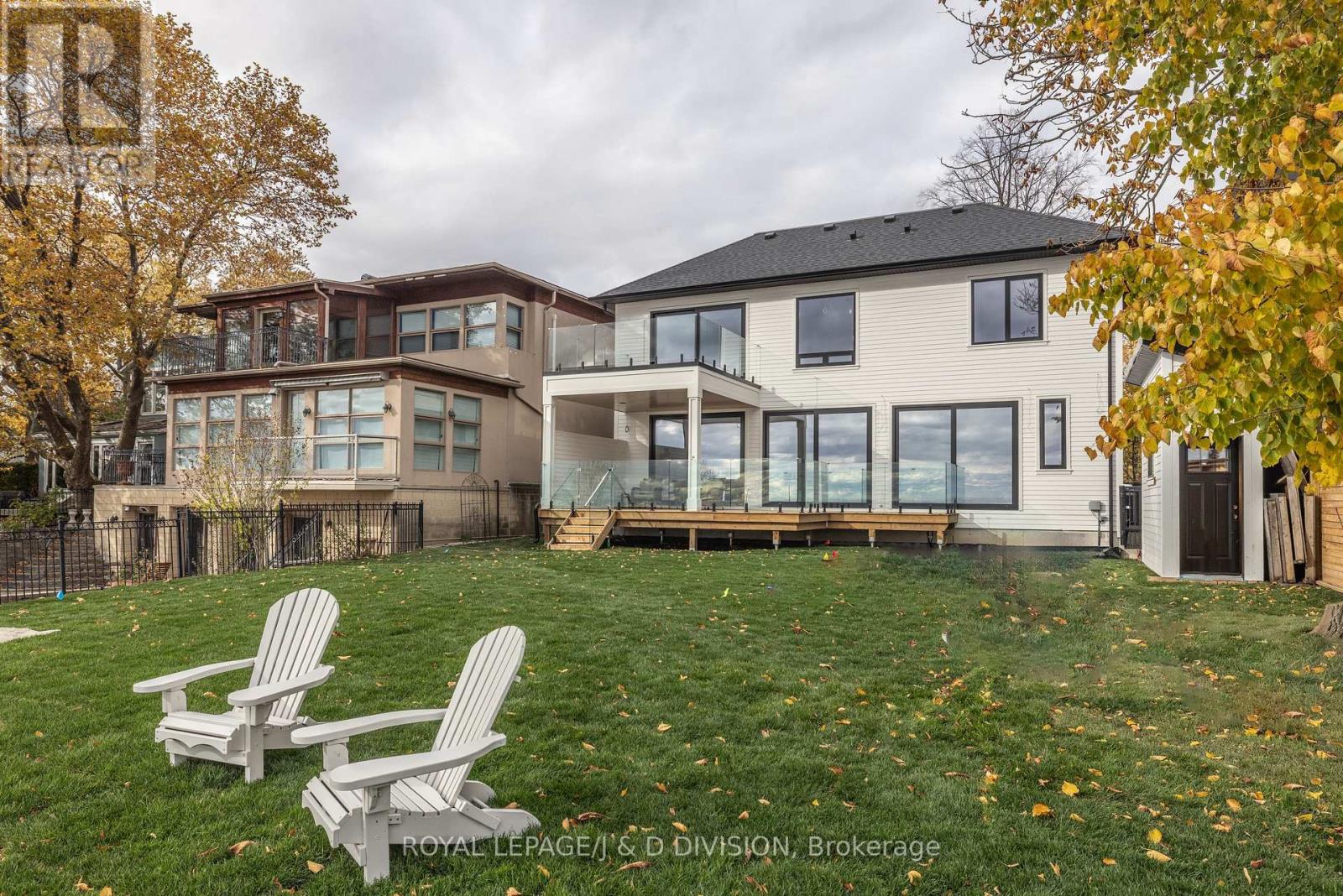 99 Lake Promenade, Toronto, Ontario  M8W 1A2 - Photo 25 - W13225230