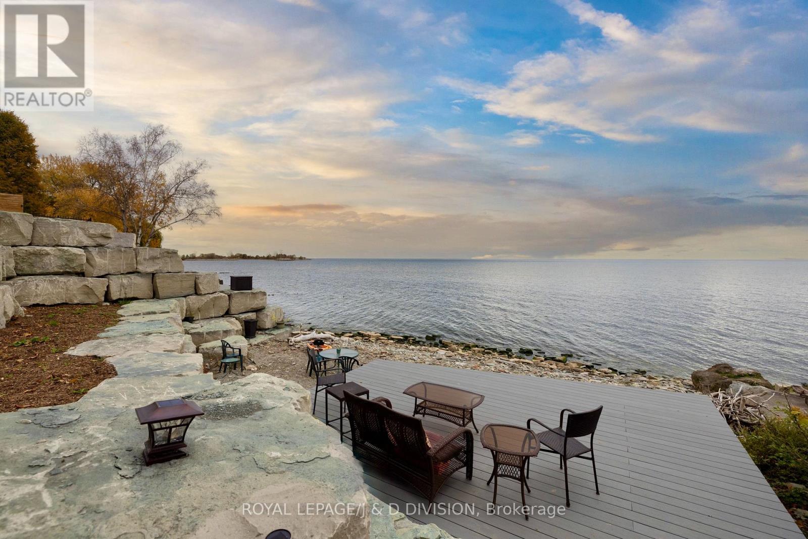 99 Lake Promenade, Toronto, Ontario  M8W 1A2 - Photo 5 - W13225230
