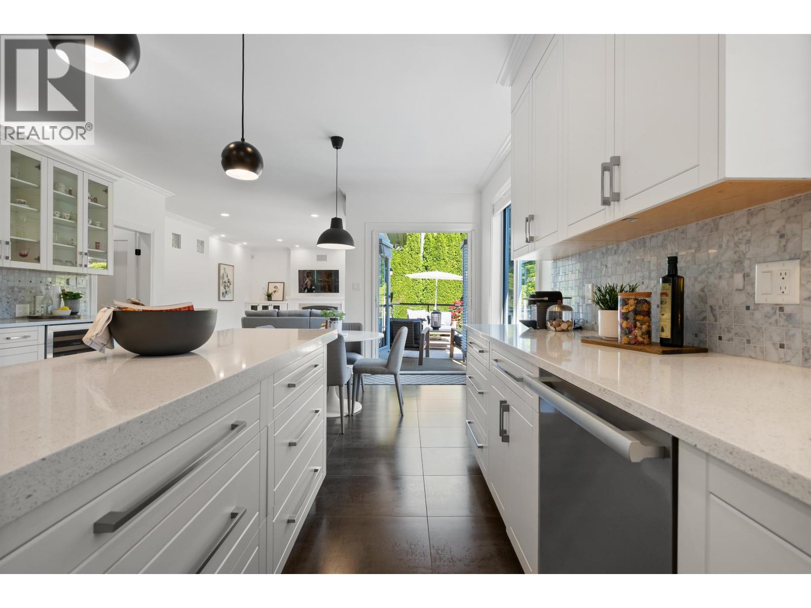 917 Wavertree Road, North Vancouver, British Columbia  V7R 1S4 - Photo 15 - R3130558