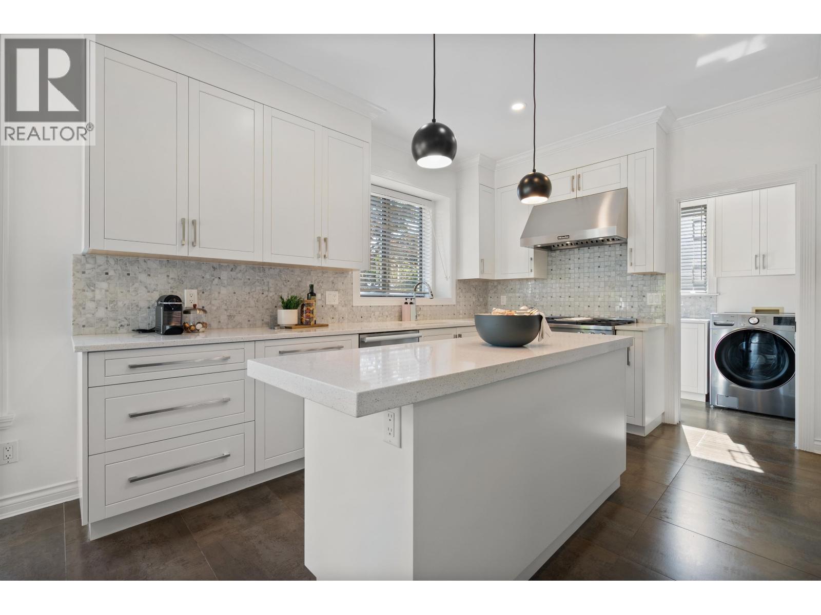 917 Wavertree Road, North Vancouver, British Columbia  V7R 1S4 - Photo 11 - R3130558