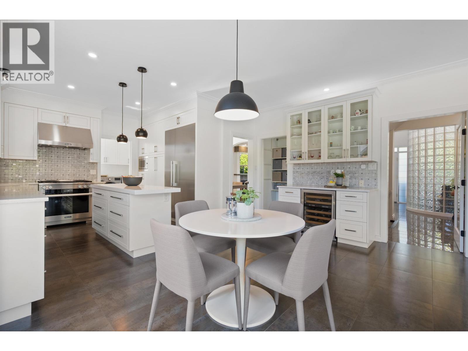 917 Wavertree Road, North Vancouver, British Columbia  V7R 1S4 - Photo 12 - R3130558