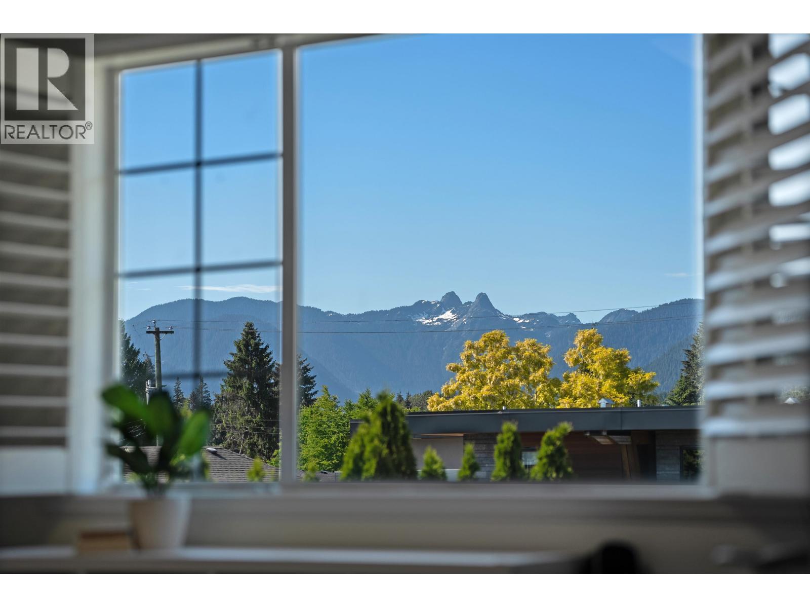 917 Wavertree Road, North Vancouver, British Columbia  V7R 1S4 - Photo 37 - R3130558