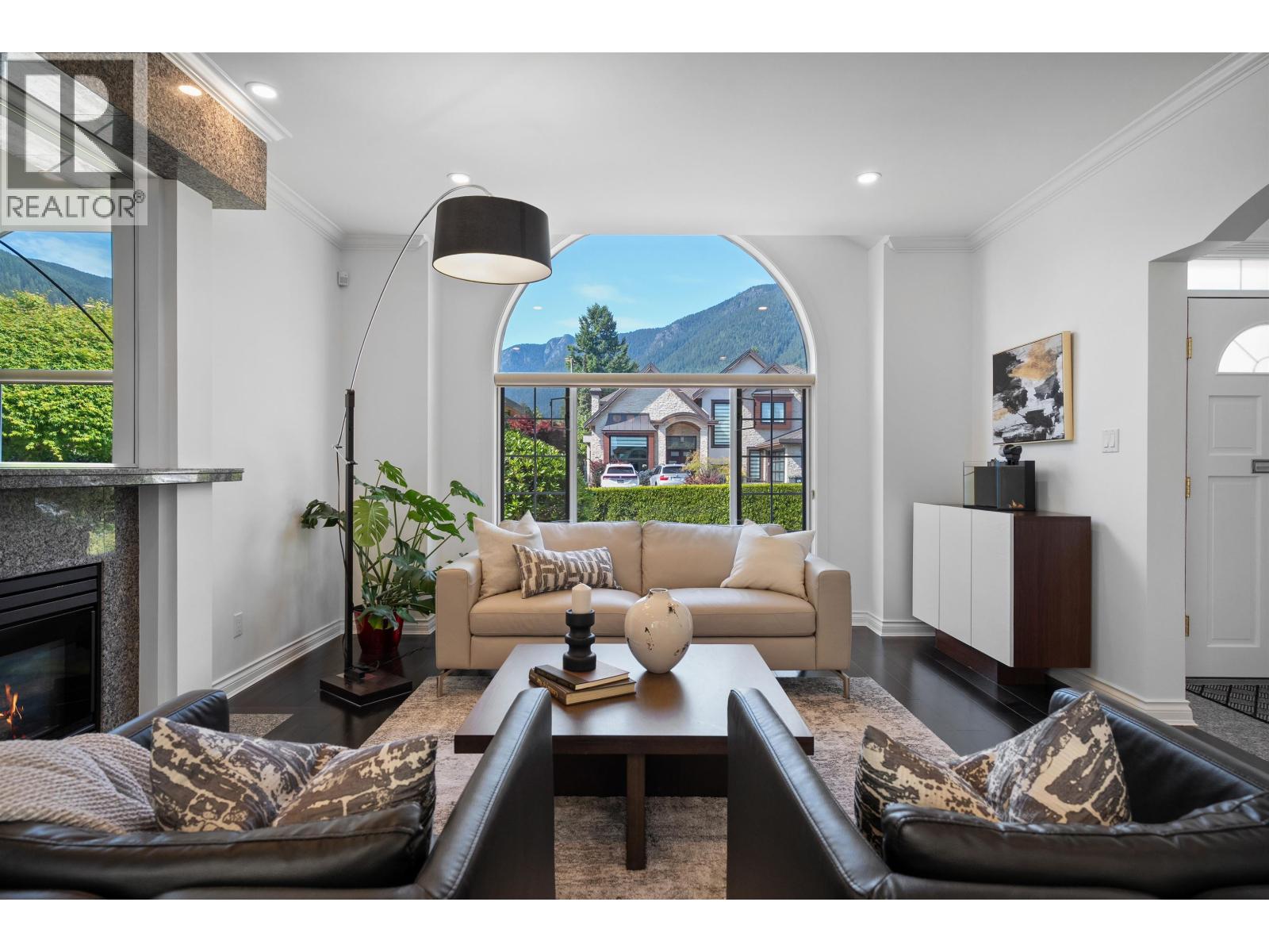 917 Wavertree Road, North Vancouver, British Columbia  V7R 1S4 - Photo 4 - R3130558