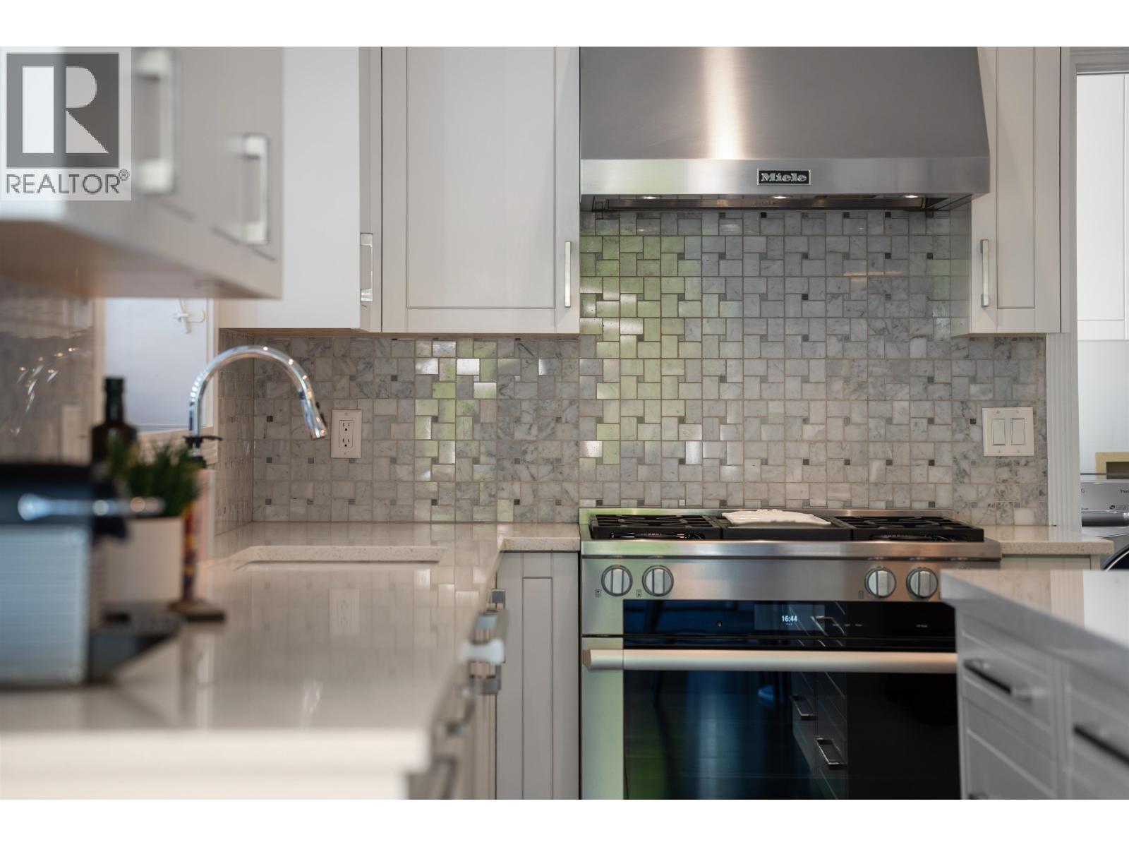 917 Wavertree Road, North Vancouver, British Columbia  V7R 1S4 - Photo 18 - R3130558